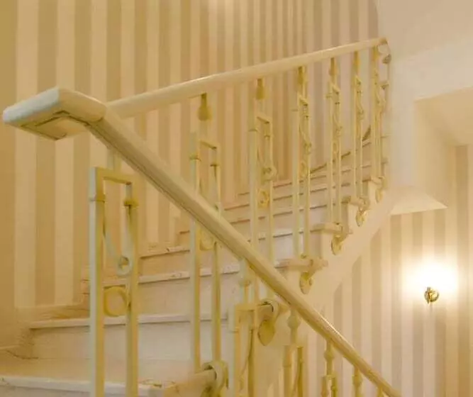 هتل Villa Rossa