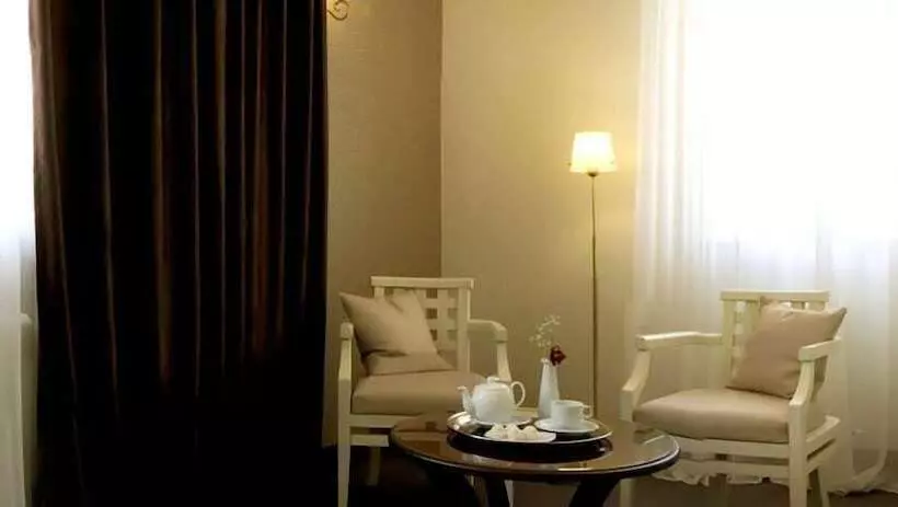 هتل Villa Rossa