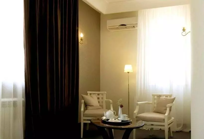هتل Villa Rossa