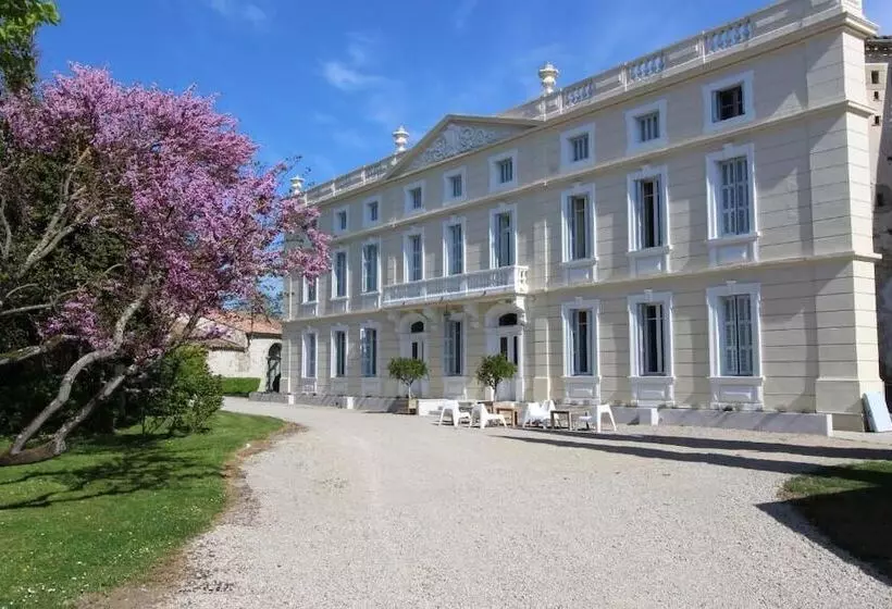 ベッドアンドブレックファースト Château De Gramazie Chambres D Hôtes