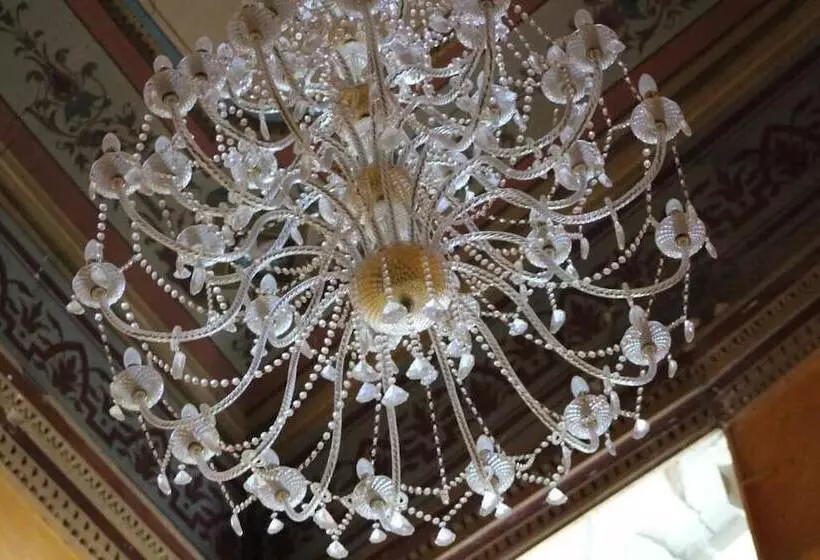 ベッドアンドブレックファースト Château De Gramazie Chambres D Hôtes