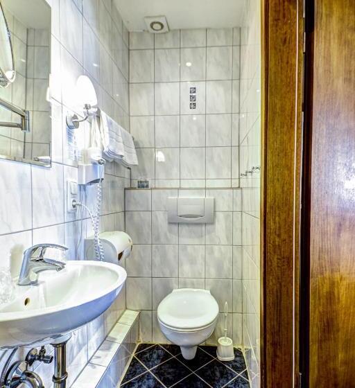 ホテル Alt Montjoie