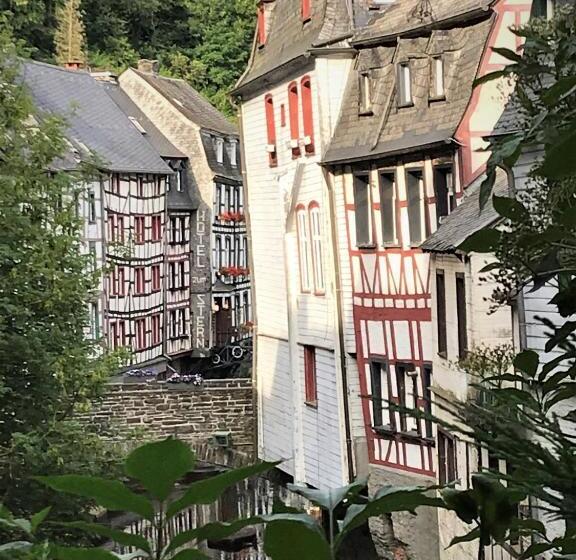 ホテル Alt Montjoie