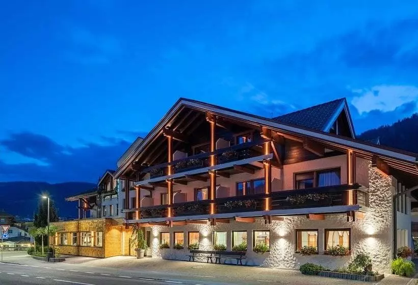 ホテル Brunnerhof