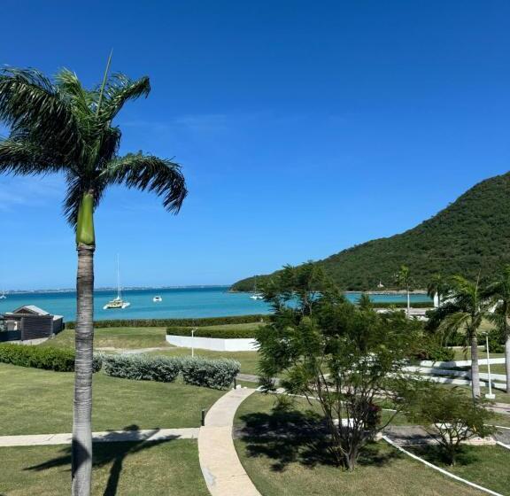 هتل Le Domaine Anse Marcel Beach Resort