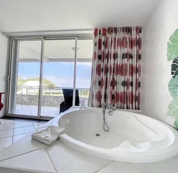 هتل Le Domaine Anse Marcel Beach Resort