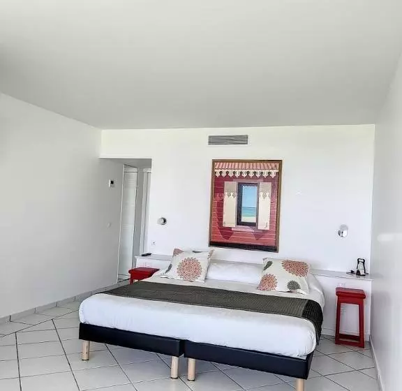 هتل Le Domaine Anse Marcel Beach Resort