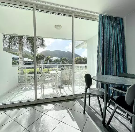 هتل Le Domaine Anse Marcel Beach Resort
