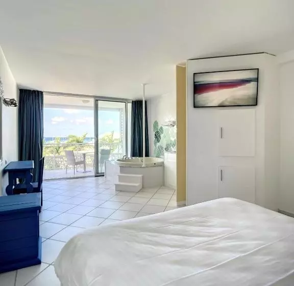 هتل Le Domaine Anse Marcel Beach Resort
