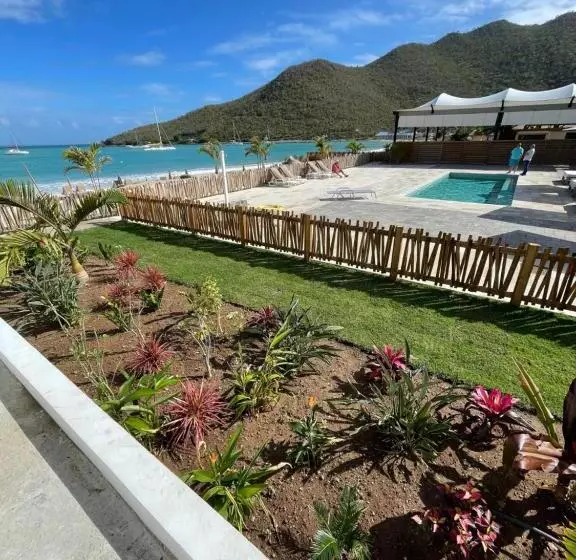 هتل Le Domaine Anse Marcel Beach Resort