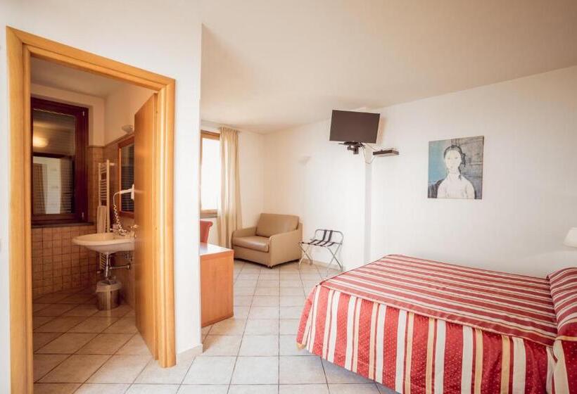 Отель Albergo Luna Di Marzo