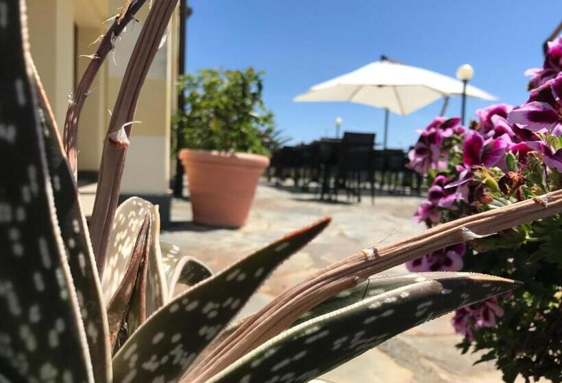 Отель Albergo Luna Di Marzo