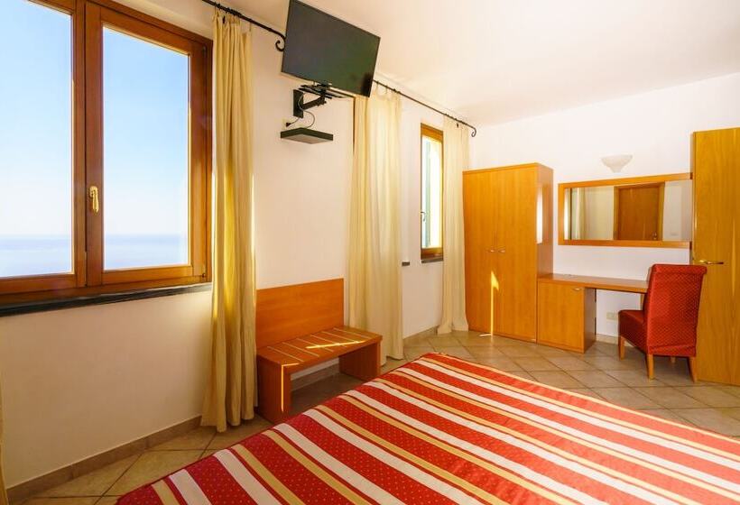 Отель Albergo Luna Di Marzo