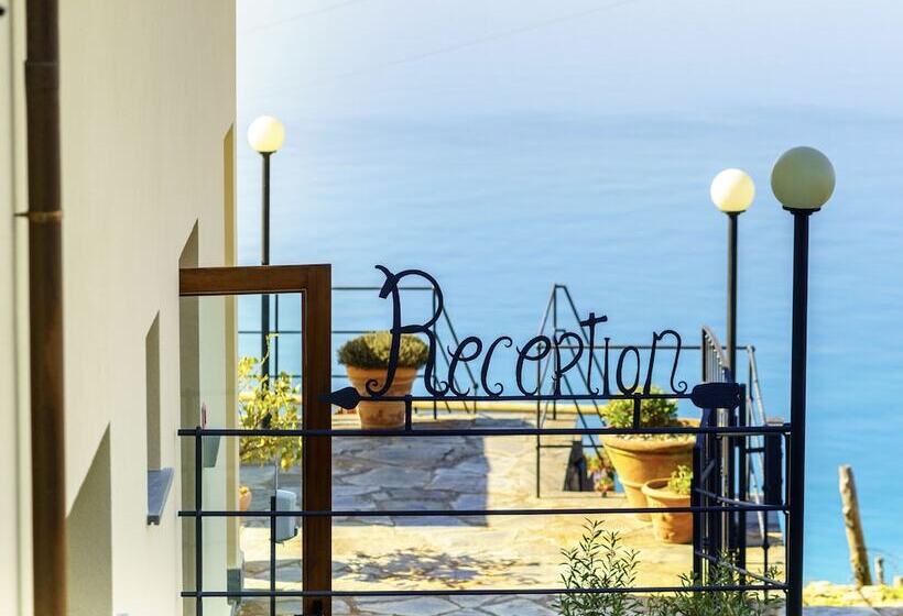 Отель Albergo Luna Di Marzo