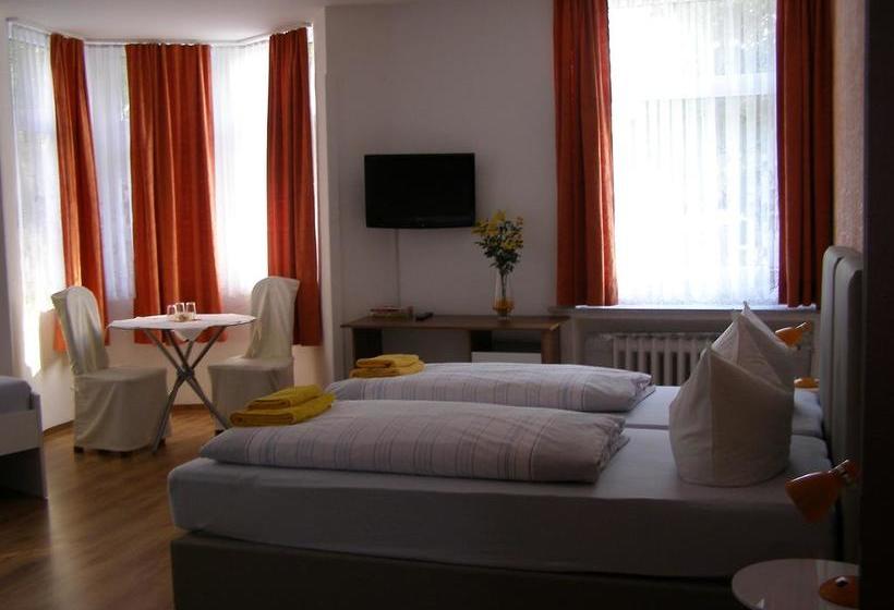 בית מלון כפרי Monopol