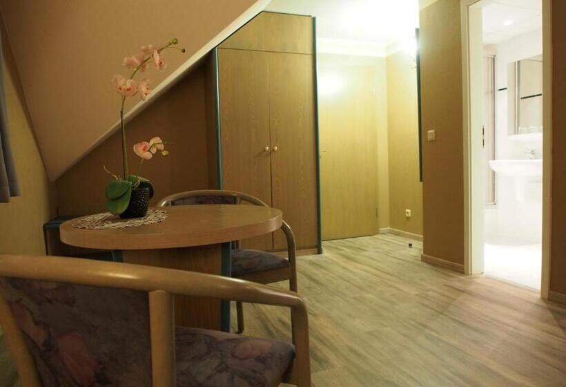 فندق Pension Ottendorf Okrilla