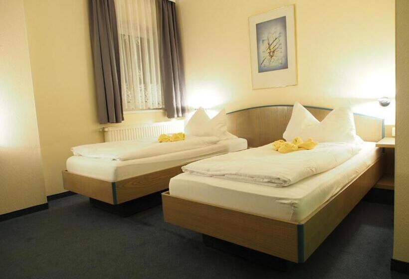 فندق Pension Ottendorf Okrilla