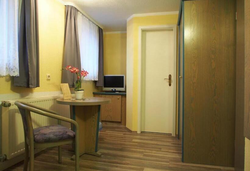 فندق Pension Ottendorf Okrilla