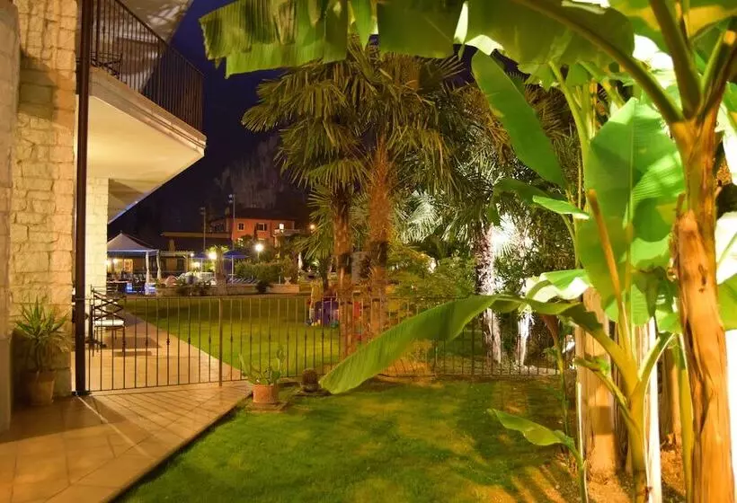 هتل Residenza Le Due Torri