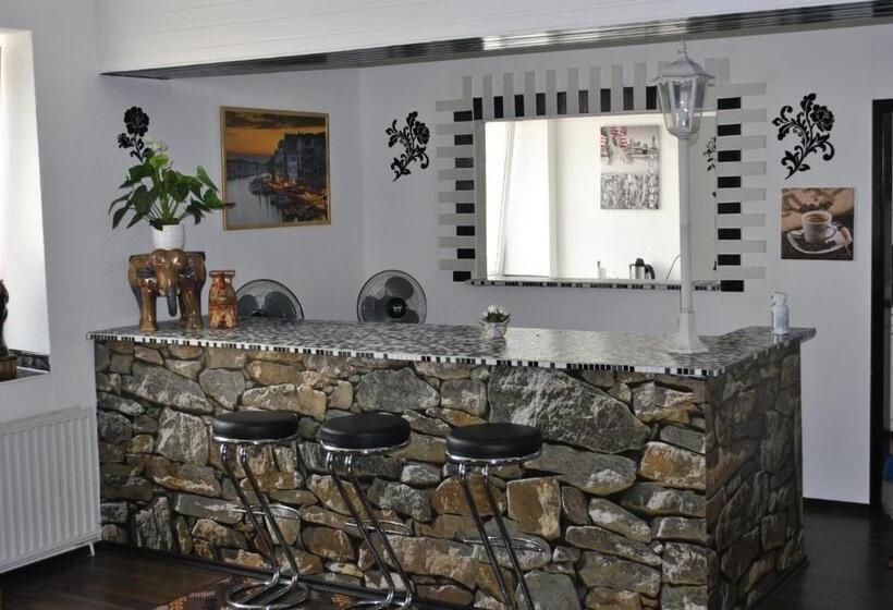 Отель Suite Apartement Essen