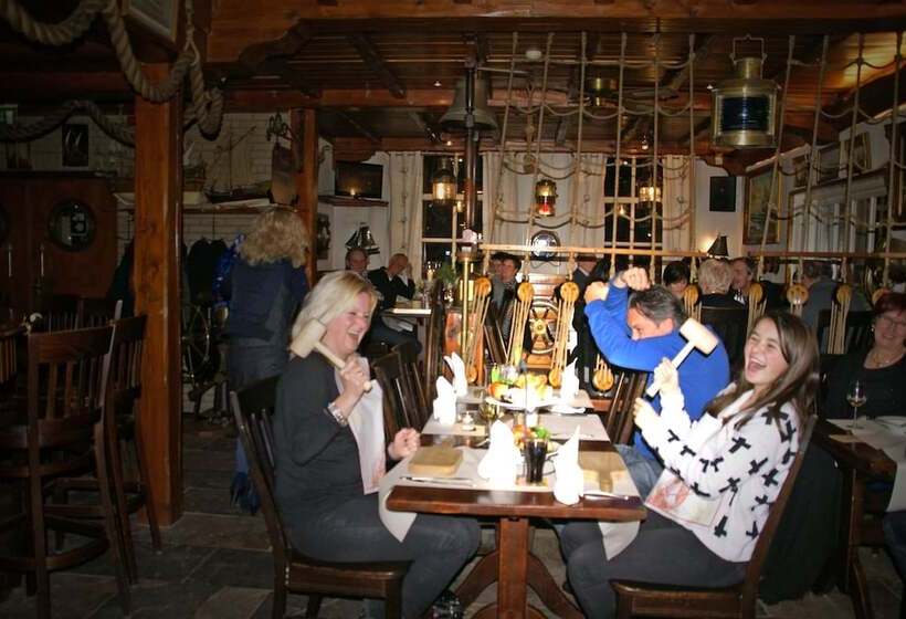 فندق Restaurant De Boekanier