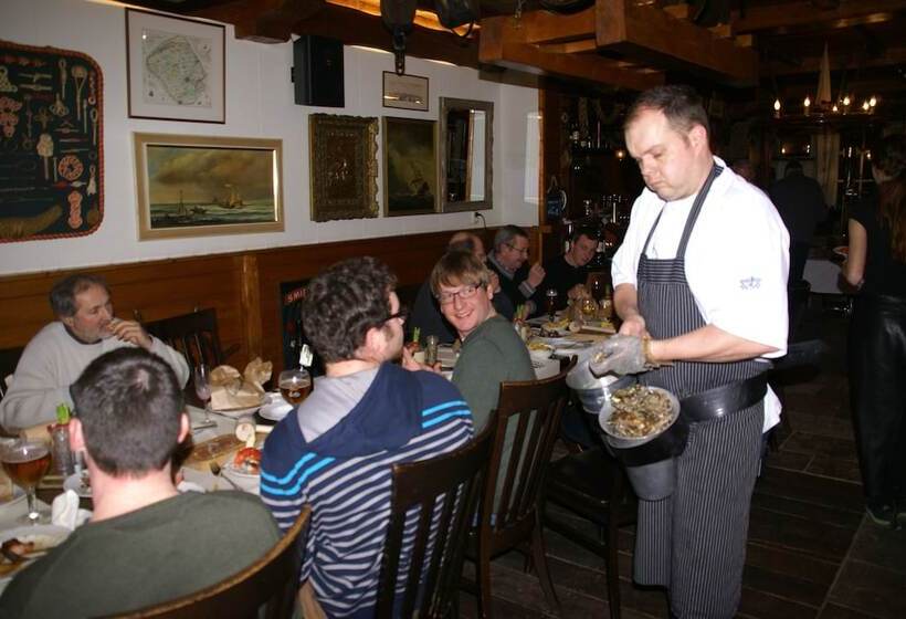 فندق Restaurant De Boekanier