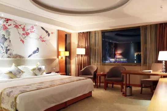 هتل The Grand Plaza
