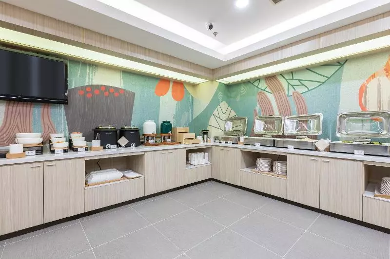 ホテル Hanting  Qingdao Taidong Wanda