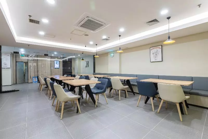 ホテル Hanting  Qingdao Taidong Wanda
