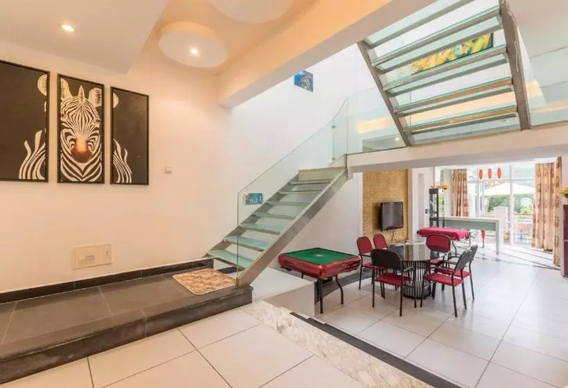 هتل Sanya Sunshine Holiday Apartment (yalong