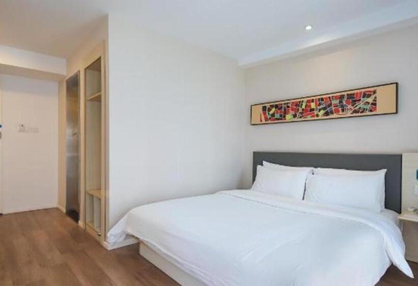 Hanting Hotel Nanjing Jiangpu Longhua Road Metro Station