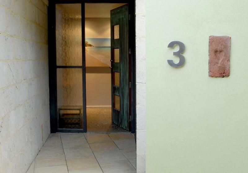 By The Beach B&b Self Contained Apartments