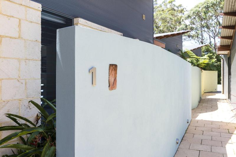 By The Beach B&b Self Contained Apartments