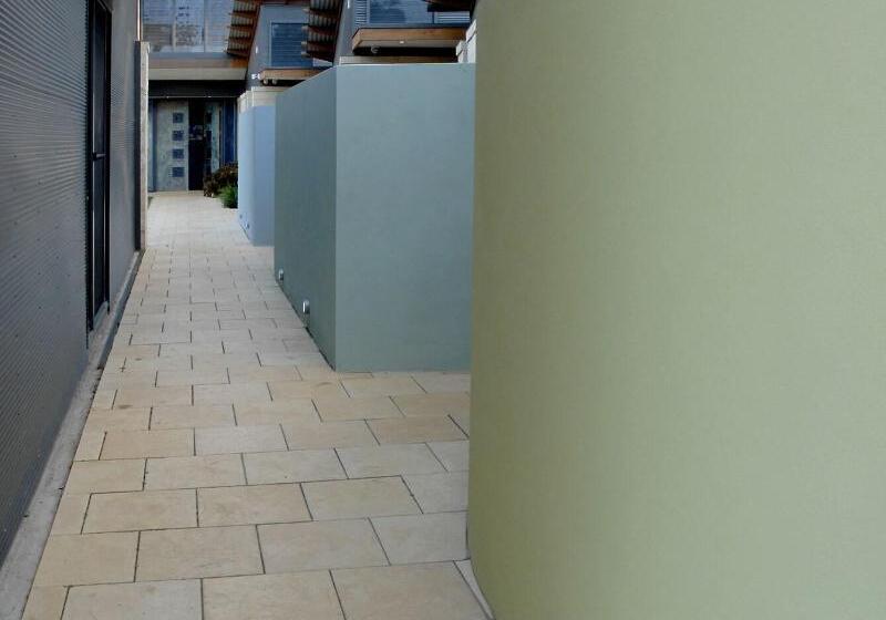 By The Beach B&b Self Contained Apartments