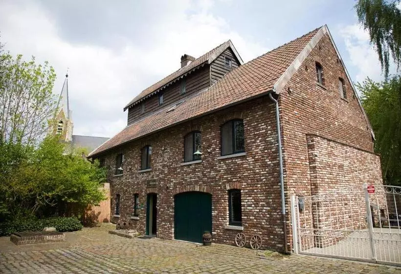 Hotelli B&b De Dubbelmolen