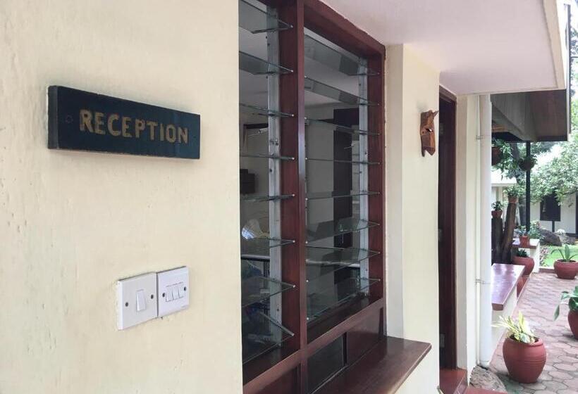 בית מלון כפרי Bristol Cottages Kilimanjaro