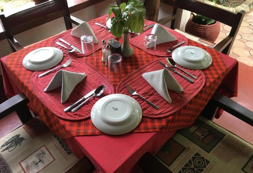 בית מלון כפרי Bristol Cottages Kilimanjaro