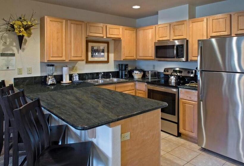 هتل Grand Timber Lodge