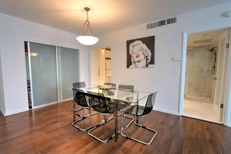 Hotelli Hollywood Condos