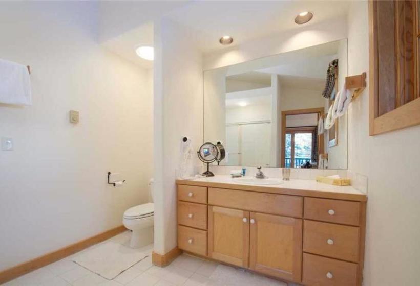 هتل Phoenix House