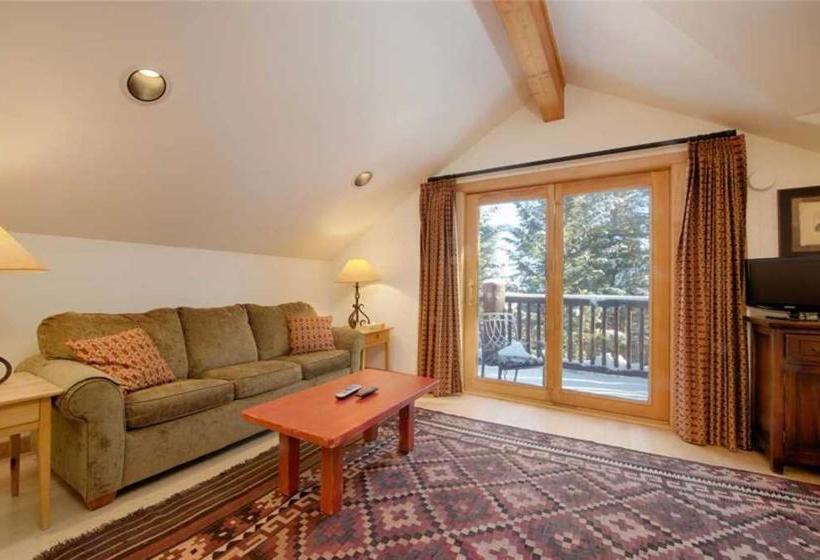 هتل Phoenix House