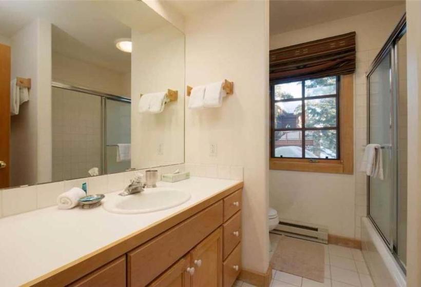 هتل Phoenix House