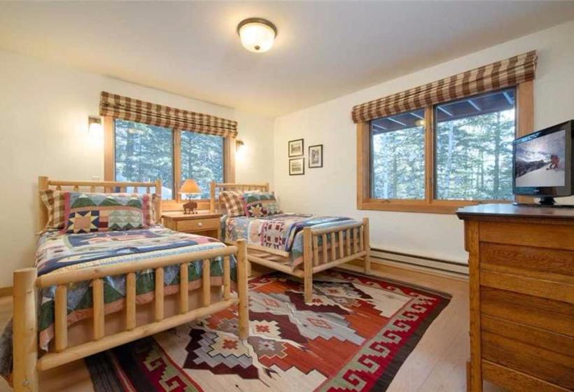 هتل Phoenix House