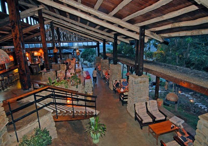 هتل Voi Safari Lodge