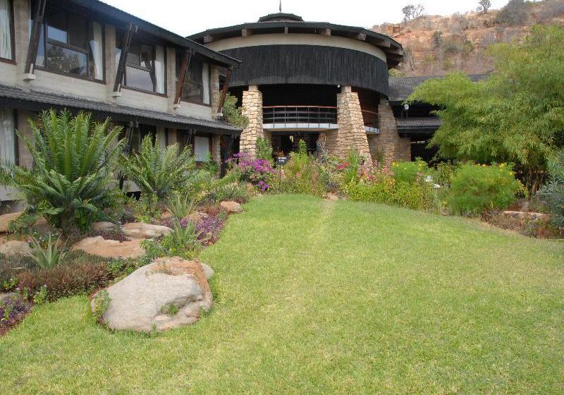 هتل Voi Safari Lodge