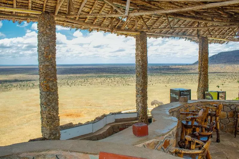 هتل Voi Safari Lodge