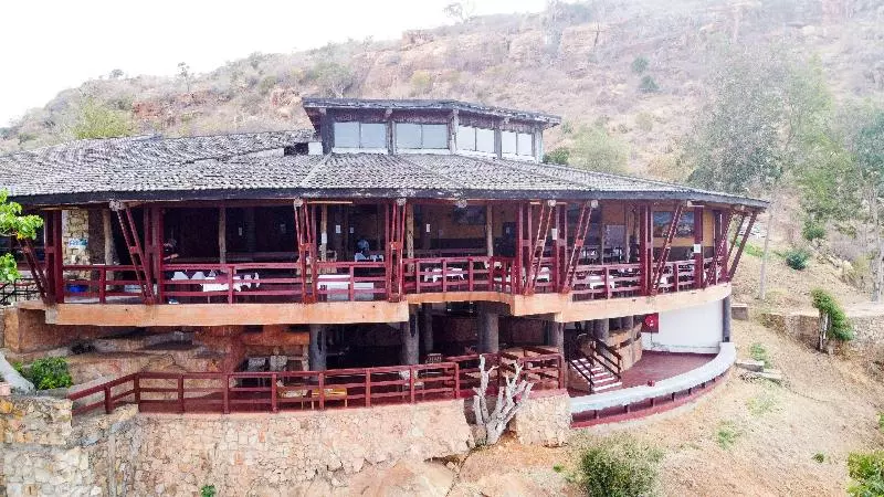 هتل Voi Safari Lodge