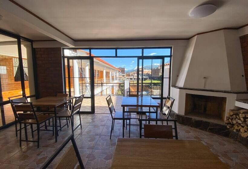 Tupac Hostel Huaraz