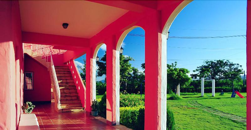 تختخواب و صبحانه Kenting Avignon