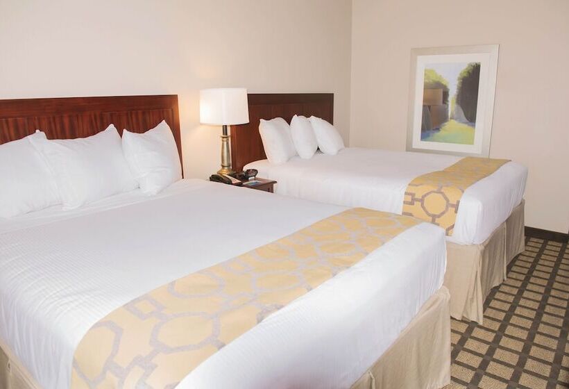 בית מלון כפרי Quality Inn & Suites